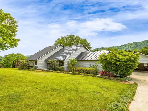 23 White Pine Cir, Fletcher, NC 28732