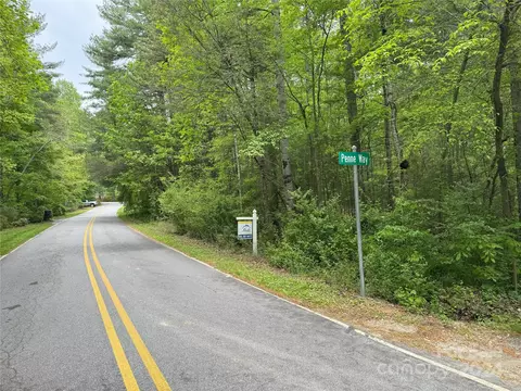 10 Greenbriar Ave, Flat Rock, NC 28731