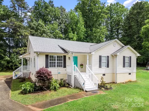 6037 Queensborough Ct, Charlotte, NC 28216