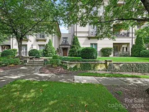 442 Fenton Pl, Charlotte, NC 28207