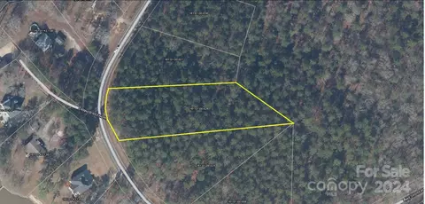 2124 Lakeshore Rd, Camden, SC 29020