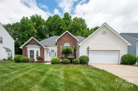 1925 Thornblade Ridge Dr, Matthews, NC 28105