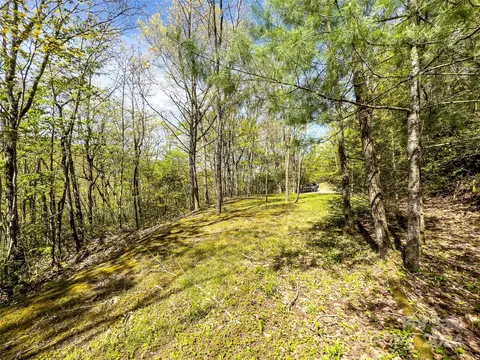 2414 Black Rock 72 Rd #72, Qualla, NC 28719