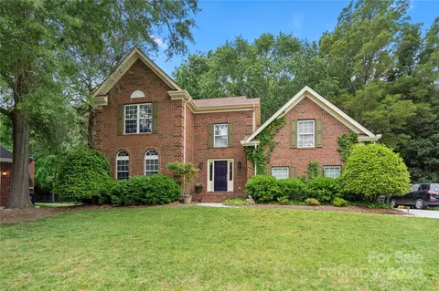 15715 Agincourt Dr, Huntersville, NC 28078