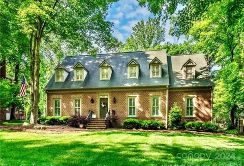 9418 Hathwyck Ct, Matthews, NC 28105