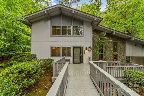 225 Camelot Dr, Morganton, NC 28655