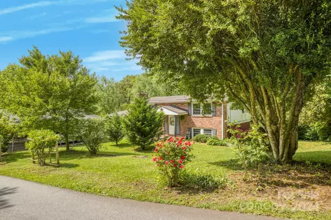 30 Willow Dr, Brevard, NC 28712