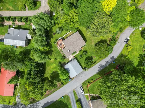 View/Area - 30 Willow Dr, Brevard, NC 28712 photo 2 of 4