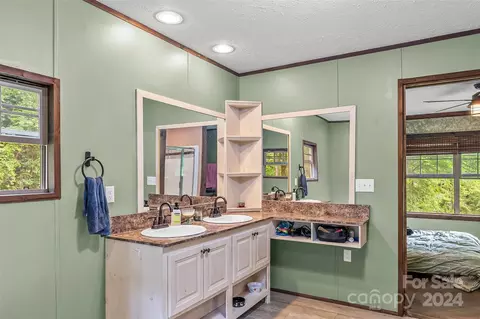 Bath - 26 Spring St, Candler, NC 28715 photo 1 of 2