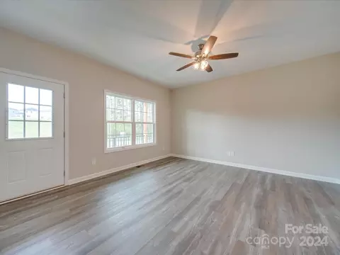 Living - 650 Morgan Rd, Albemarle, NC 28001 photo 2 of 7