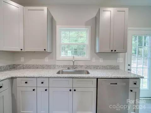 Kitchen - 650 Morgan Rd, Albemarle, NC 28001 photo 4 of 4