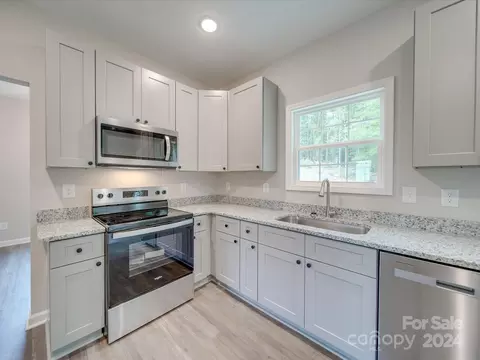 Kitchen - 650 Morgan Rd, Albemarle, NC 28001 photo 2 of 4