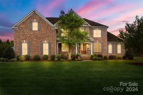 10004 White Dogwood Ln, Waxhaw, NC 28173