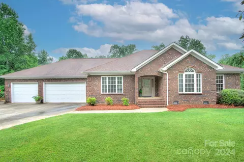 1822 White Ibis Ct, Clover, SC 29710