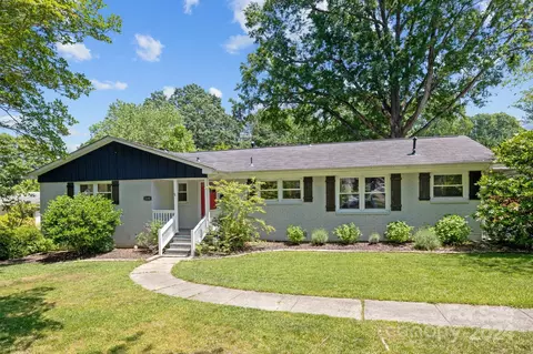 3200 Dunaire Dr, Charlotte, NC 28205