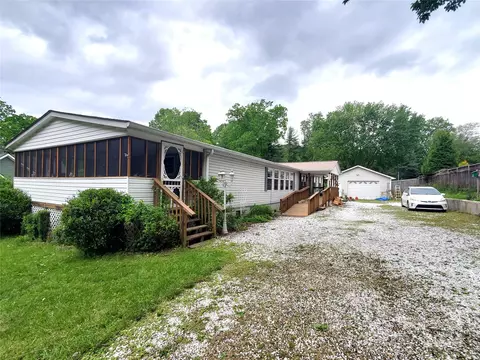 106 E Connally St, Black Mountain, NC 28711