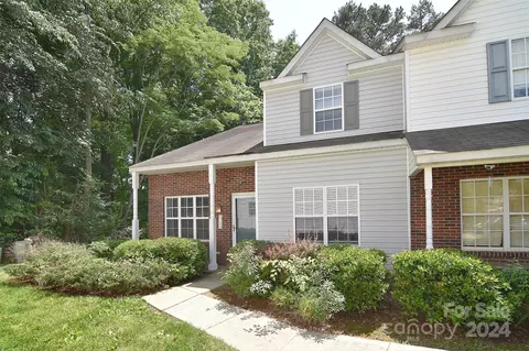 7855 Petrea Ln, Charlotte, NC 28227