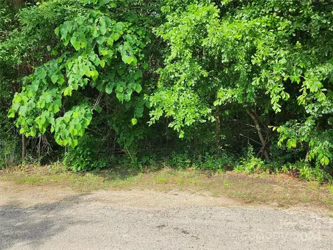 105 Mullis Cir, Lancaster, SC 29720 photo 3