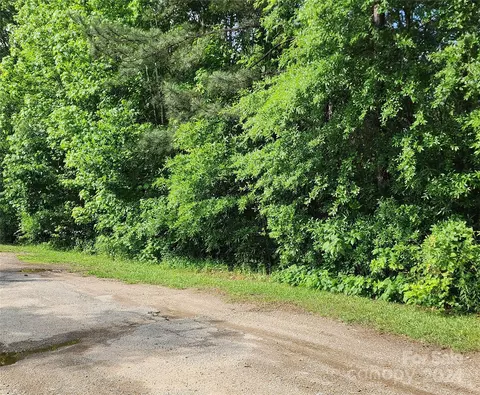 105 Mullis Cir, Lancaster, SC 29720