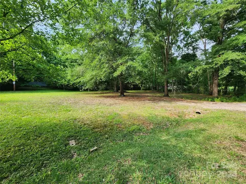 1364 Wade St, Lancaster, SC 29720 photo 3