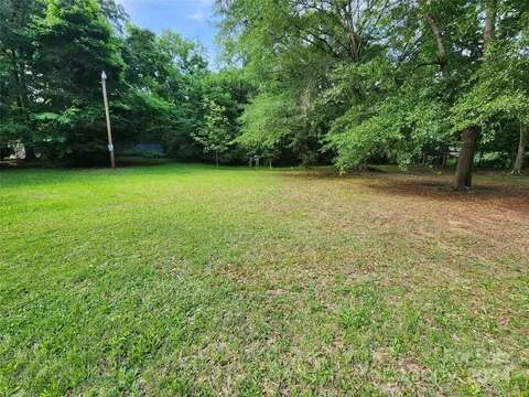 1364 Wade St, Lancaster, SC 29720
