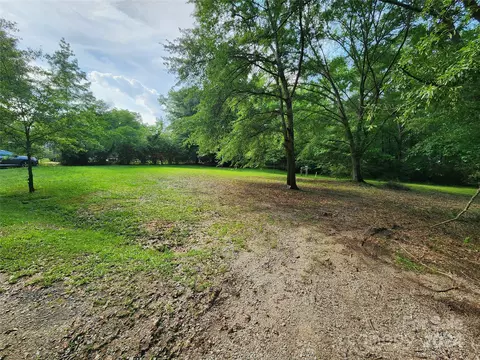 1364 Wade St, Lancaster, SC 29720 photo 2