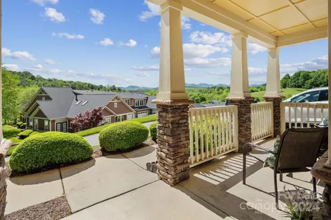 39 Brookstone Pl, Candler, NC 28715