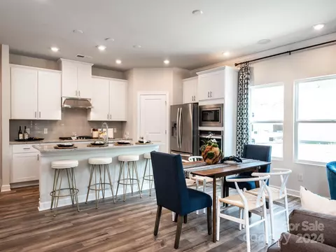 360 Cedar Knoll 154 Cir #154, Pineville, NC 28134