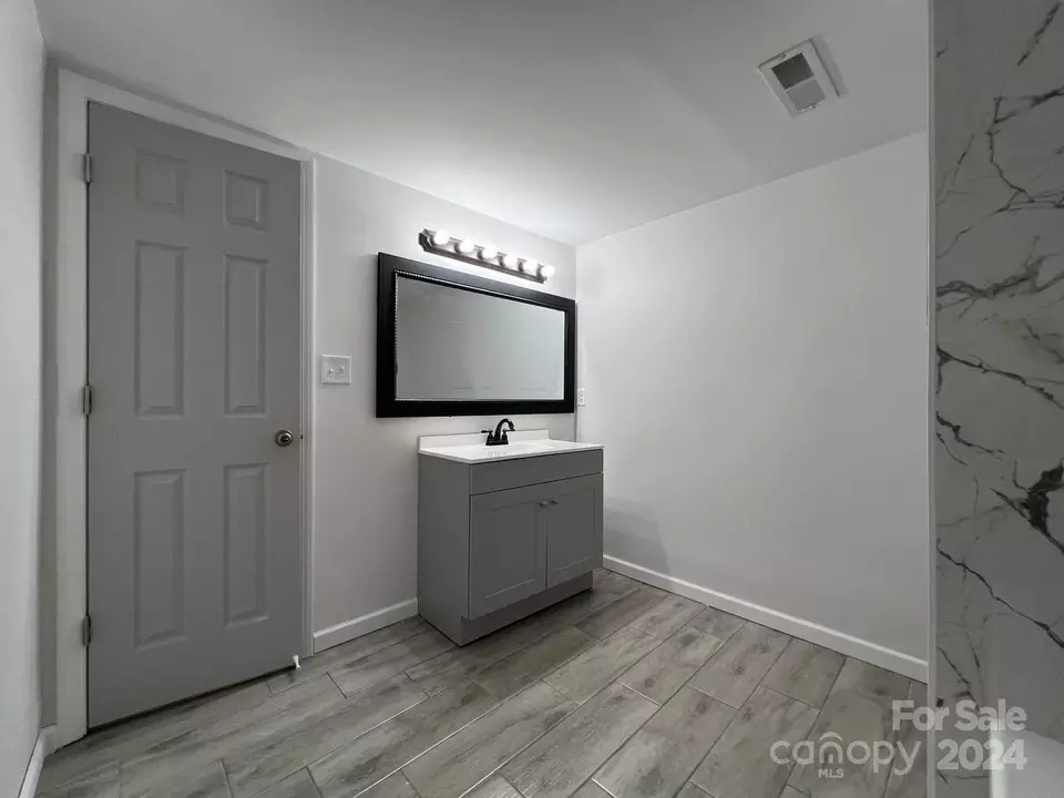 Bath - 126 Rosedale Dr, Forest City, NC 28043 photo 2 of 4