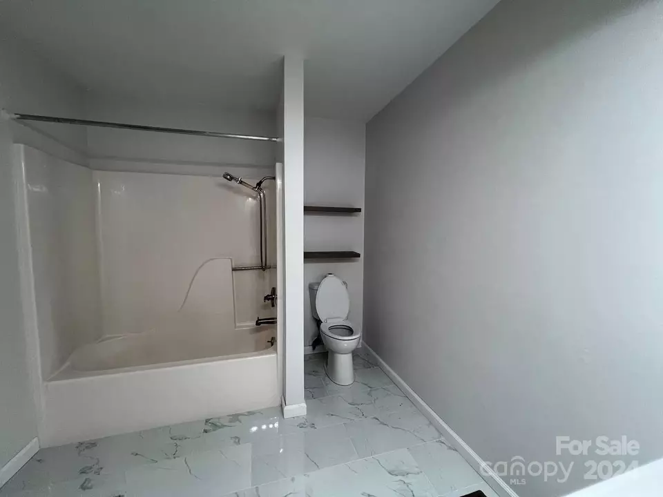 Bath - 126 Rosedale Dr, Forest City, NC 28043 photo 3 of 4