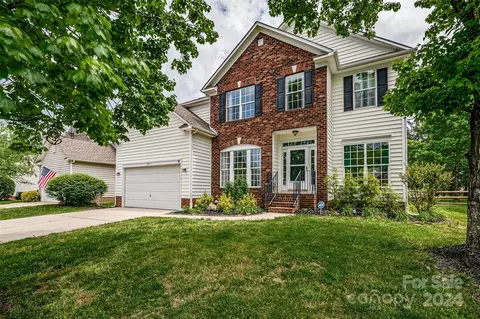 9011 Tintinhull Ln, Waxhaw, NC 28173