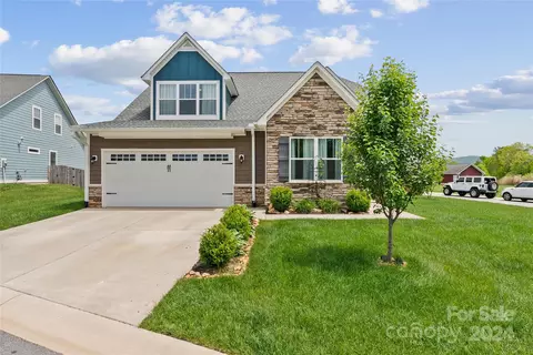 14 Montaugue St, Arden, NC 28704