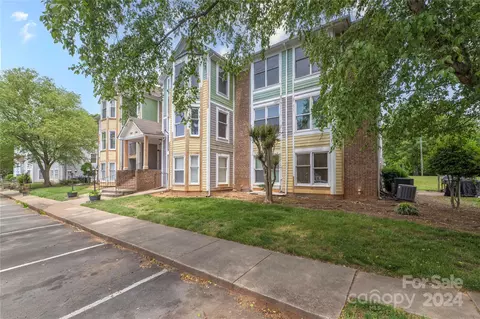 7346 Rose Terrace Ct, Charlotte, NC 28215