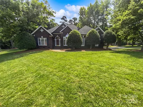 2501 Brecon Ct, Matthews, NC 28104