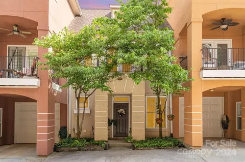 934 Hawthorne Bridge Ct, Charlotte, NC 28204