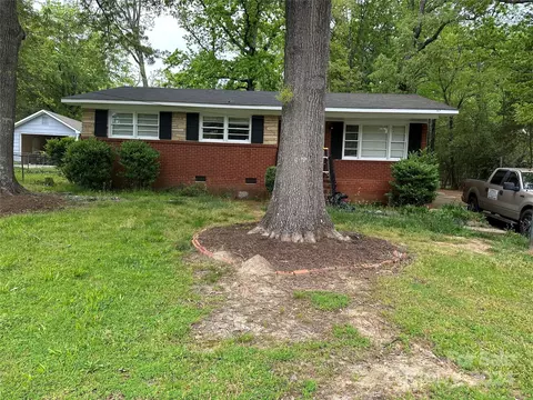 2211 Maplecrest Dr, Charlotte, NC 28212