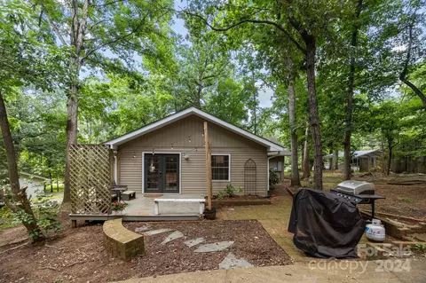 Exterior - 313 Settlement Dr, Midland, NC 28107 photo 2 of 4