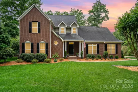 202 Kelly Ct, Fort Mill, SC 29715