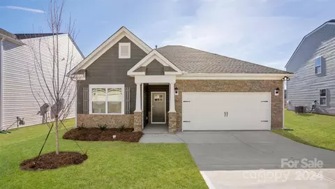 8052 Plymouth Dr, Sherrills Ford, NC 28673