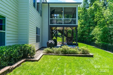 Exterior - 161 Forsythia Ln, Tega Cay, SC 29708 photo 7 of 10