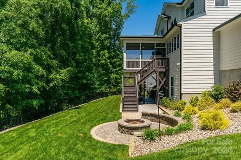 Exterior - 161 Forsythia Ln, Tega Cay, SC 29708 photo 5 of 10