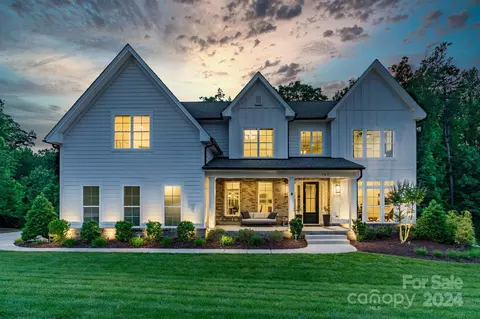161 Forsythia Ln, Tega Cay, SC 29708