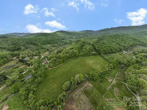 2 Harlow And Cricket Dr, Balsam Grove, NC 28708
