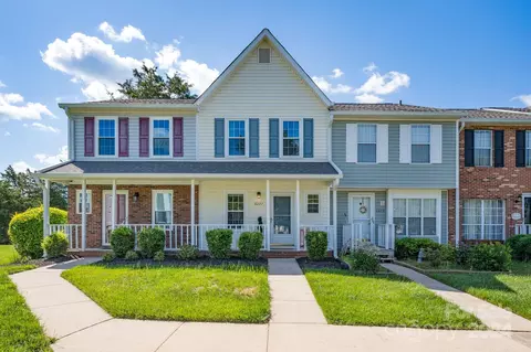 8227 Circle Tree Ln, Charlotte, NC 28277