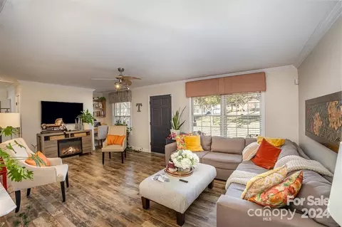 2047 Dover Ln, Lancaster, SC 29720 photo 5
