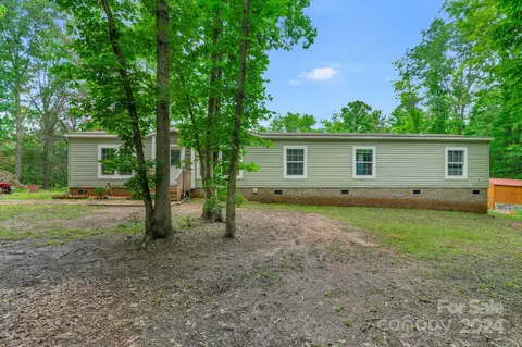 5512 Golf Course Rd, Great Falls, SC 29055