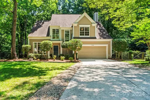 7005 Ridge Peak Ct, Charlotte, NC 28269