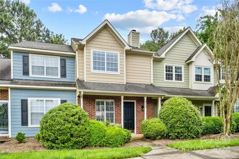 9142 Four Mile Creek Rd, Charlotte, NC 28277