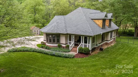 23 Meadow Brook Dr, Fletcher, NC 28732