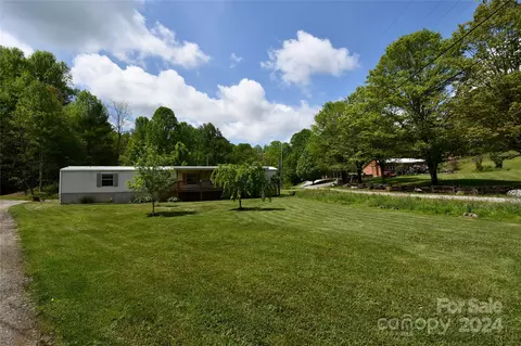 32 Mcmahan Dr, Spruce Pine, NC 28777